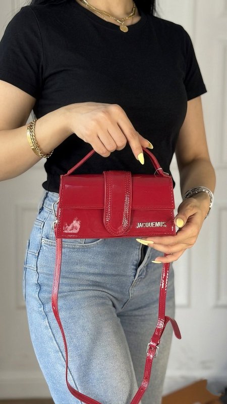 شنطة - JACQUEMUS / شامل علبة الشركة